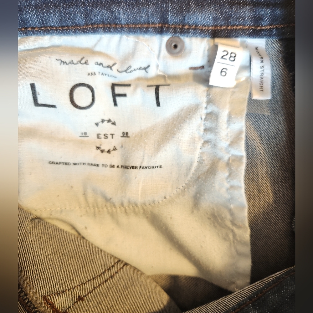 LOFT Modern Straight-Leg Jeans in Dark Indigo, Size 6 - Picture 4 of 7